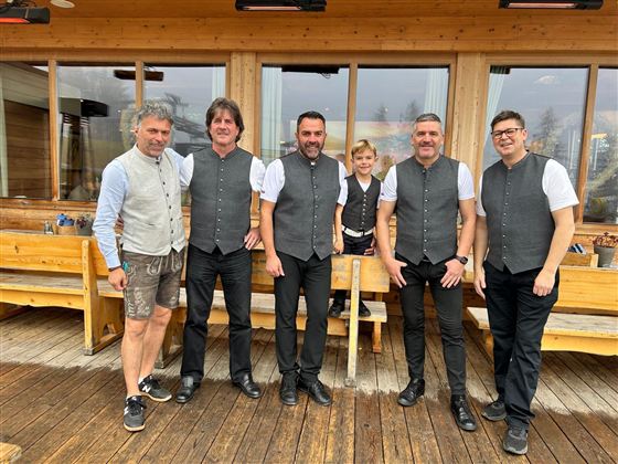 DIE OBERLEINER UND FREUNDE