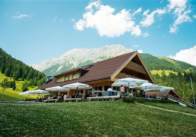 U-Alm von Außen