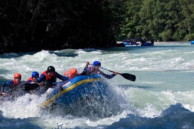 Wildwasser Rafting Spaß auf der Imster Schlucht