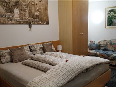 Double room, shower, toilet, quiet
