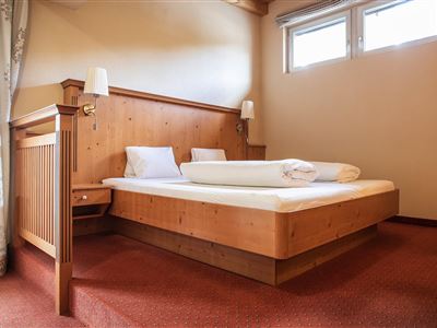 Double room, shower, toilet