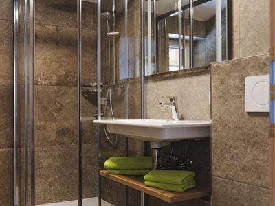 Single room, shower, toilet, quiet