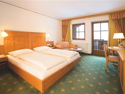 Double room, shower, toilet, balcony