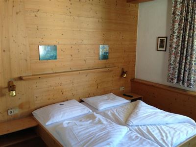 Double room, shower, toilet