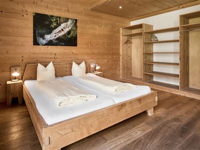 Double room, bath, toilet