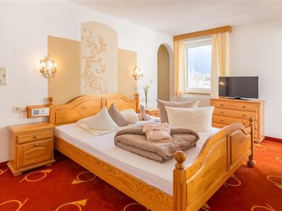 Double room, shower, toilet, quiet