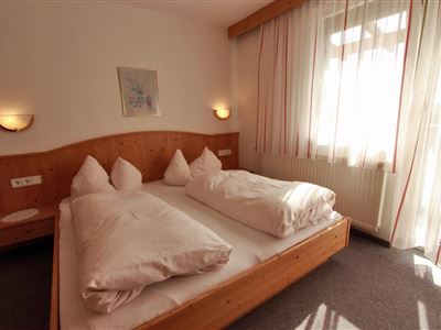 Triple room, shower, toilet, no smoker