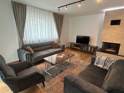 Apartment, shower or bath, toilet