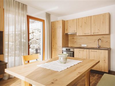 Apartment, shower or bath, toilet, quiet