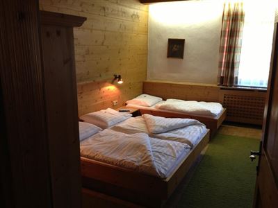 Shared room, shower, toilet