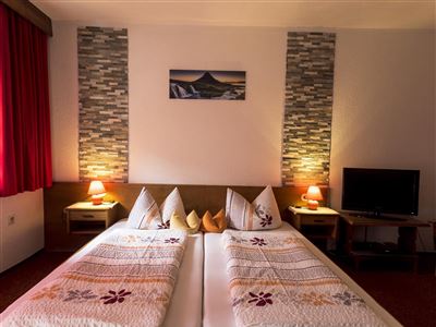 Double room, shower, toilet, balcony