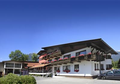 Aussenansicht Sommer Panorama