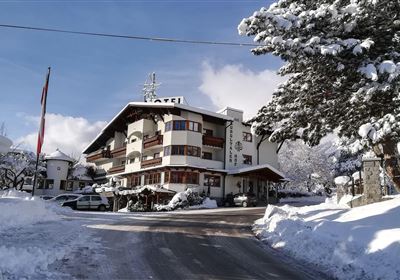 Panoramahotel Gurgltalerhof Außenansicht Winter