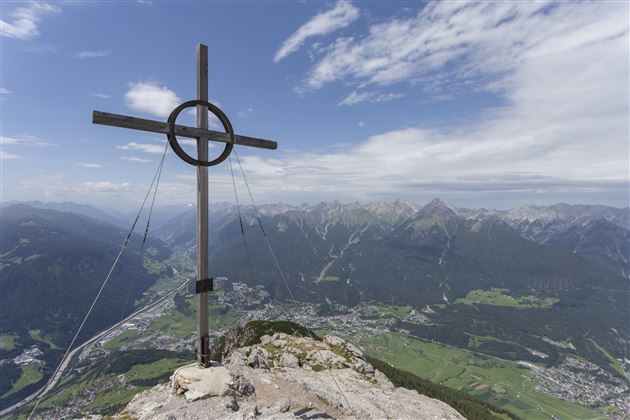 Tschirgant Karr+Âster Kreuz_IMG_8349.jpg