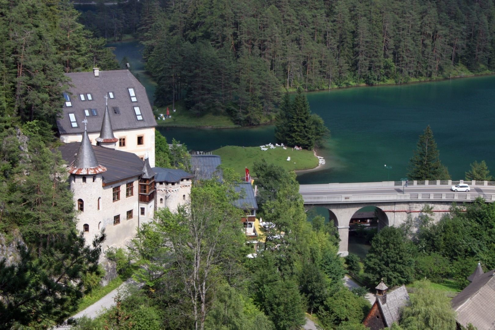 Waldweg Schloss Fernstein und Fernsteinsee