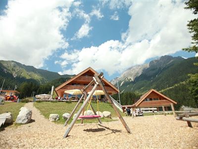 Three-huts-tour