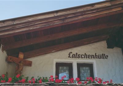 im_huette_latschen_007.jpg