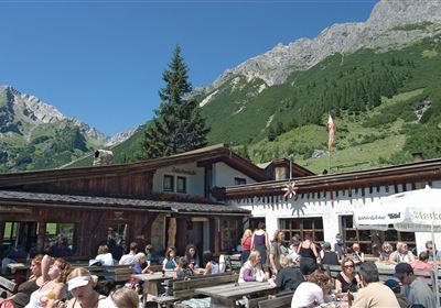 im_huette_latschen_008.jpg